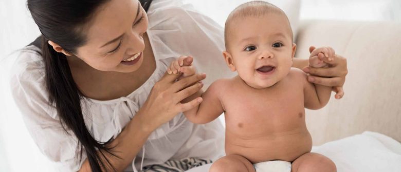 Perkembangan Bayi 3 Bulan Cara Membangun Ikatan Dengan Si Kecil Cussons Baby Indonesia