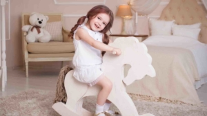 model rambut keriting anak perempuan