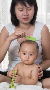 merawat rambut bayi