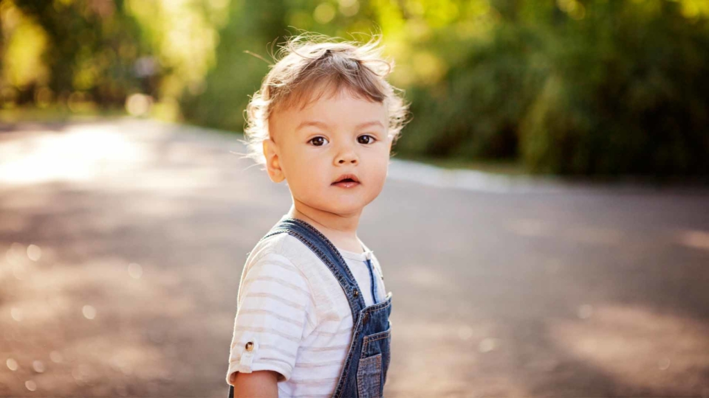 model rambut anak laki laki ikal