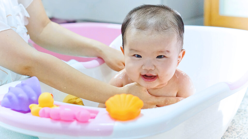 Mandi Bayi Baru Lahir