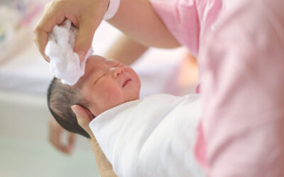 Catat 7 Cara Membersihkan Kotoran Bayi Baru Lahir Berikut Ini!