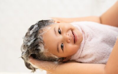 5 Cara Keramas Rambut Bayi dan Anak yang Benar